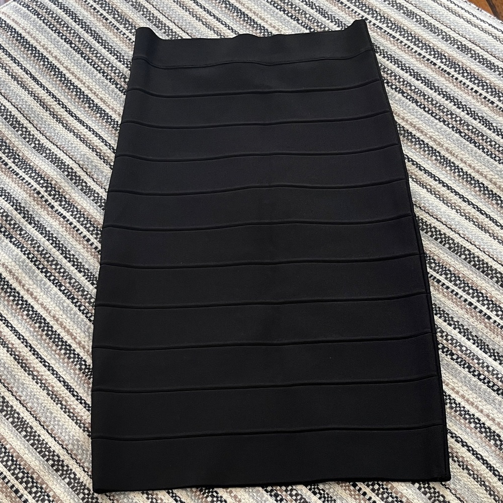 BCBGMaxAzria Black Textured Pencil Skirt